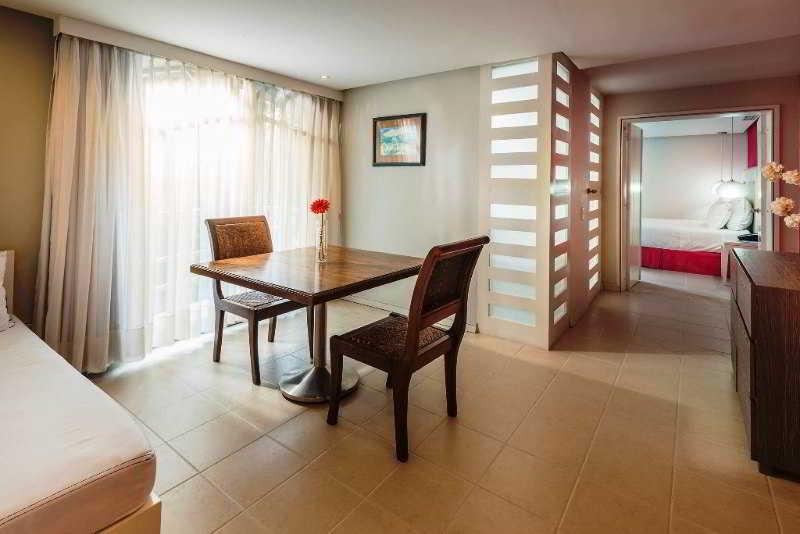 Country International Hotel Баранкила Екстериор снимка