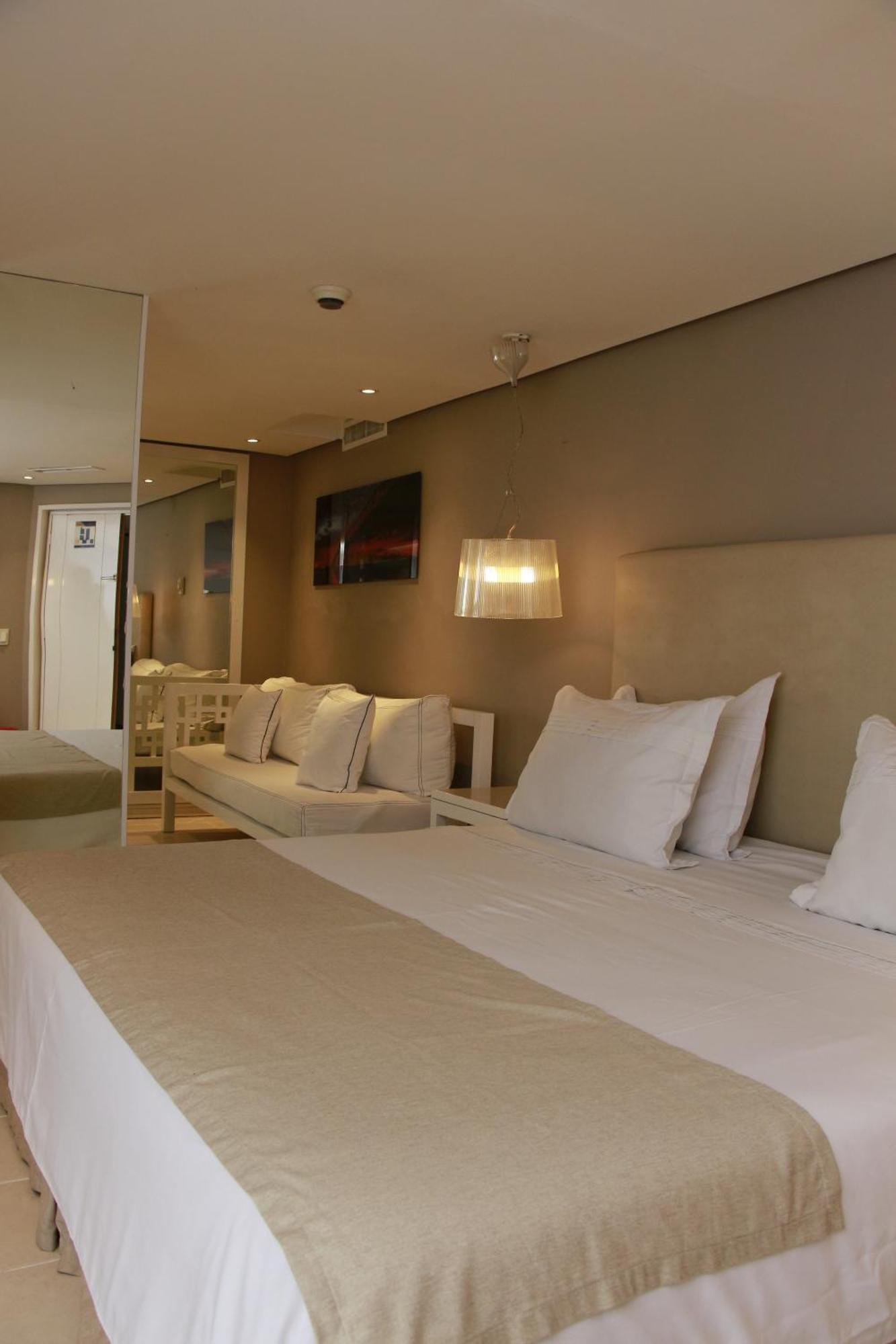 Country International Hotel Баранкила Екстериор снимка