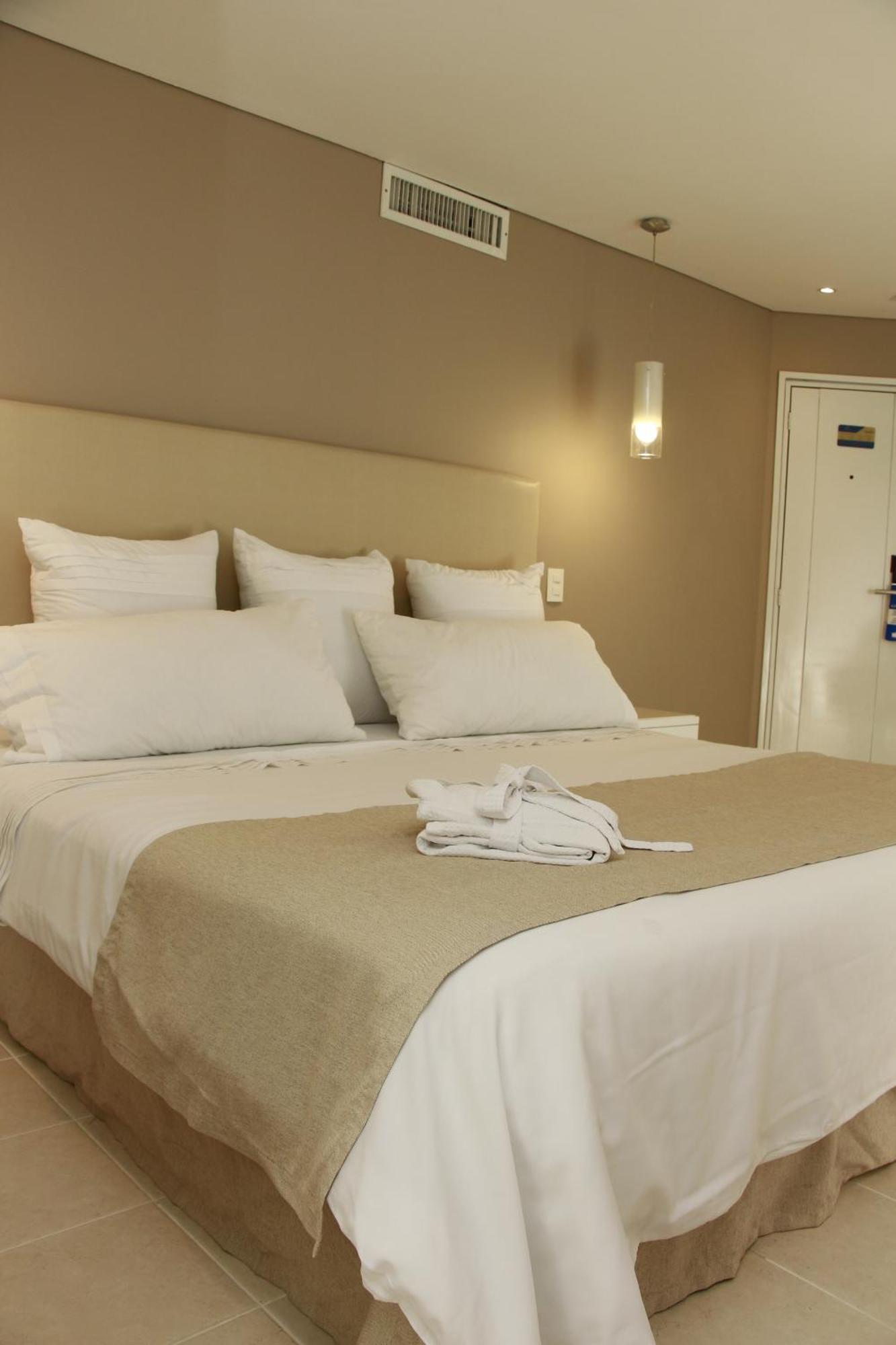 Country International Hotel Баранкила Екстериор снимка