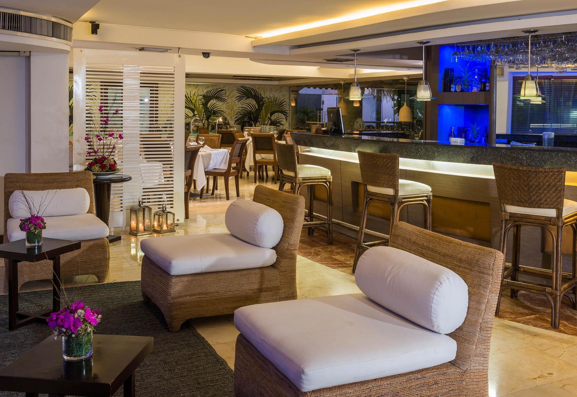 Country International Hotel Баранкила Екстериор снимка