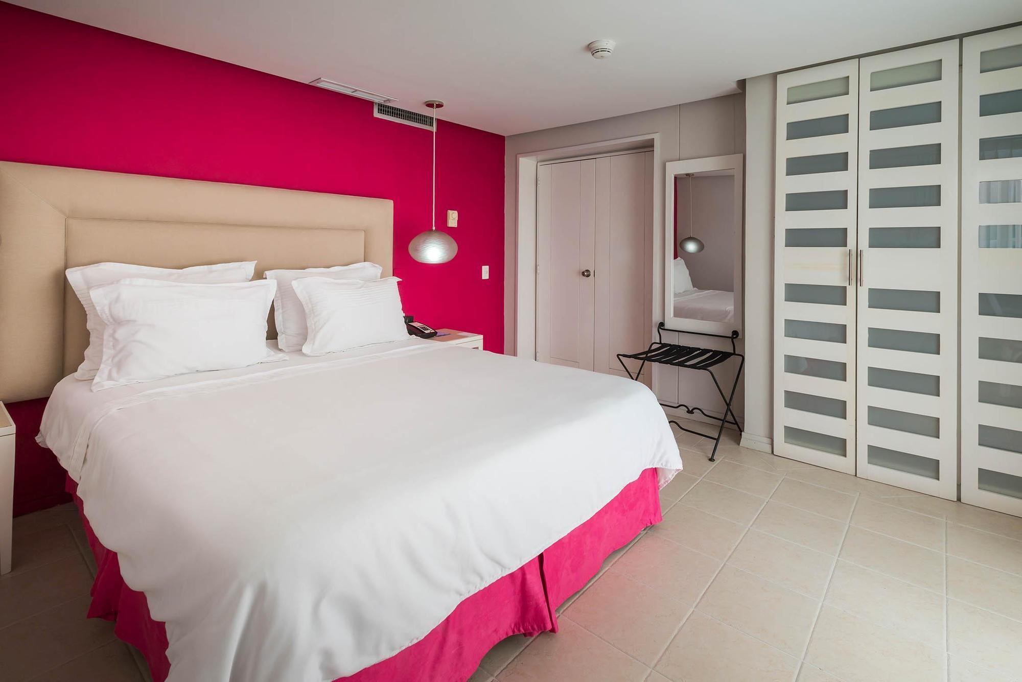 Country International Hotel Баранкила Екстериор снимка