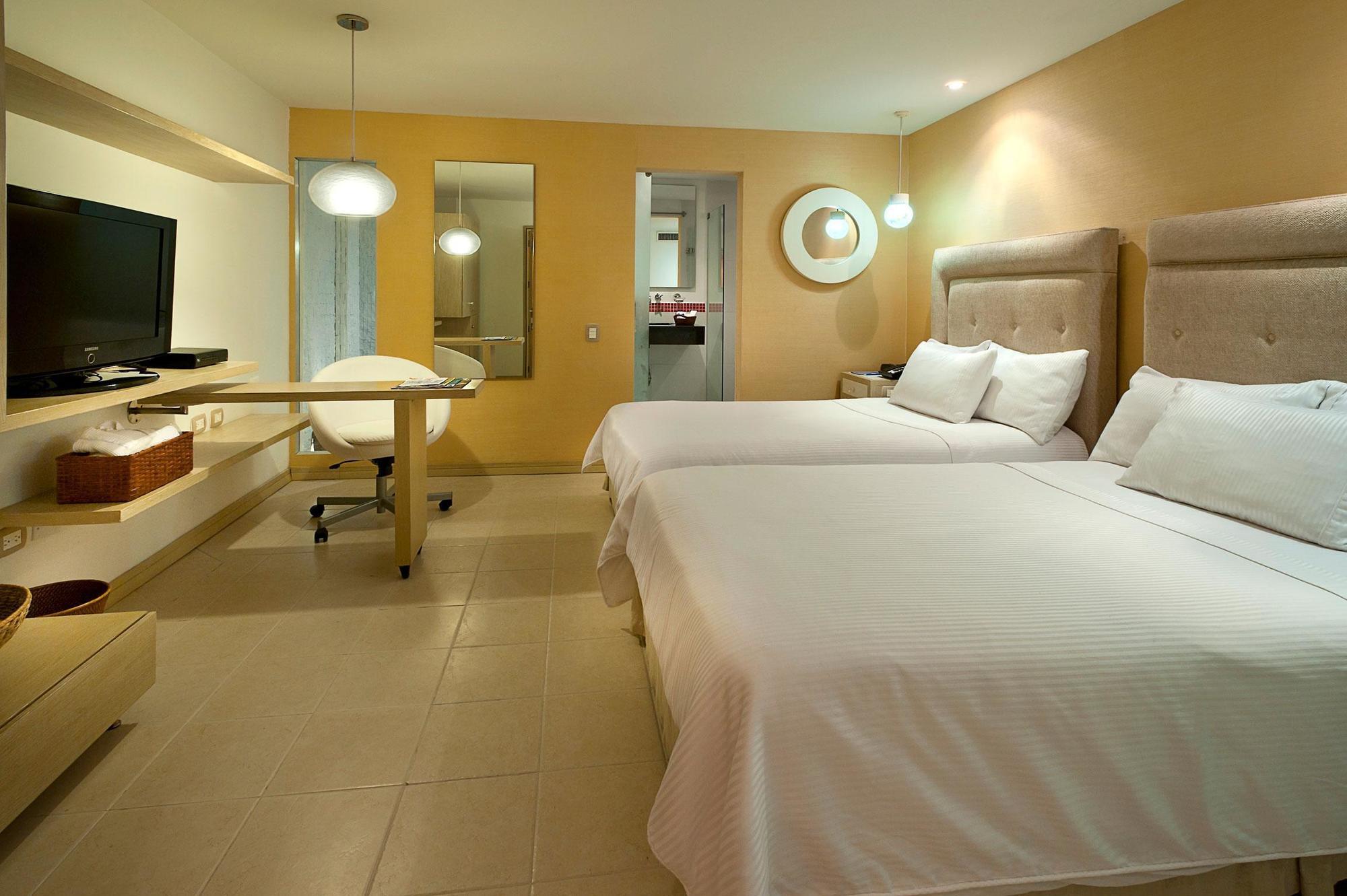 Country International Hotel Баранкила Екстериор снимка
