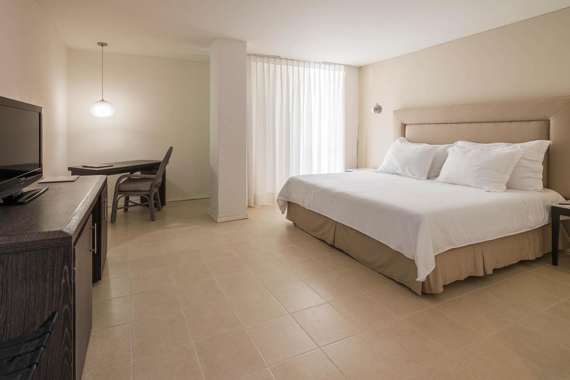 Country International Hotel Баранкила Екстериор снимка