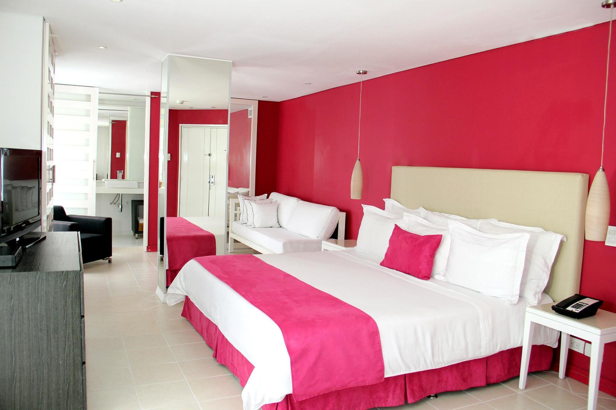Country International Hotel Баранкила Екстериор снимка